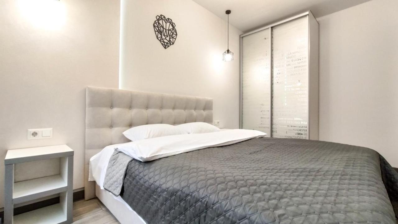Petrovdom 52,67,205,213 In Smart Apartments In New York Concept House Kiev Buitenkant foto
