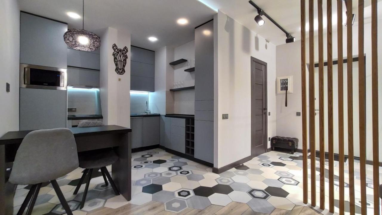 Petrovdom 52,67,205,213 In Smart Apartments In New York Concept House Kiev Buitenkant foto
